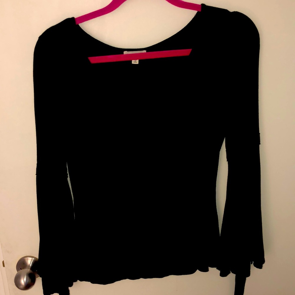 Black shirt with beautiful fluted sleeves